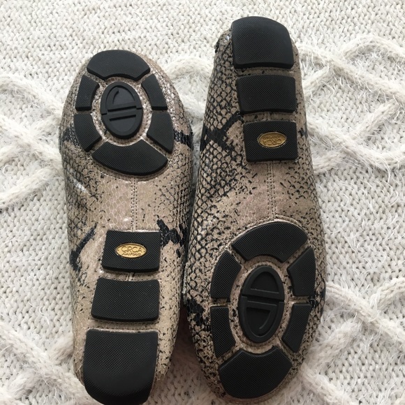 Circa Joan & David Lux Series Python Chain Flats - Picture 6 of 8